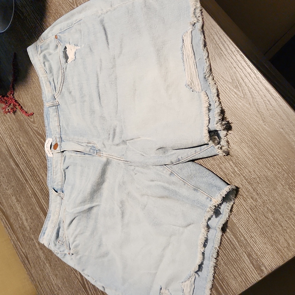 Light blue mid-rise boyfriend Bermuda . Flex magic waistband. Lane Bryant